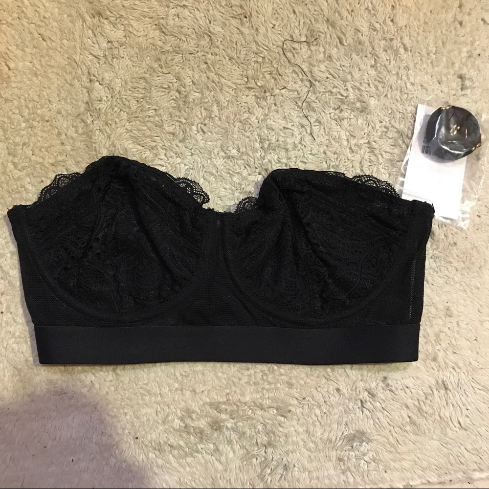 Lace Strapless Bra
